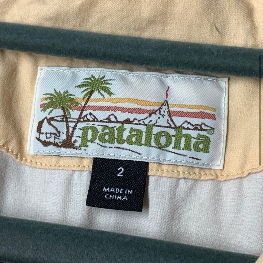 Patagonia button down shirt size 2 - Picture 2 of 2
